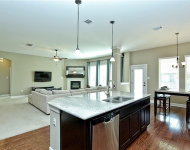 104 Azimuth Dr - Photo Thumbnail 13