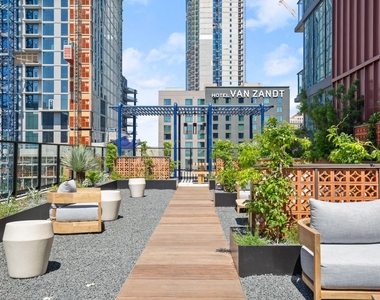84 East Ave - Photo Thumbnail 21