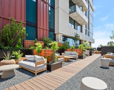 84 East Ave - Photo Thumbnail 22