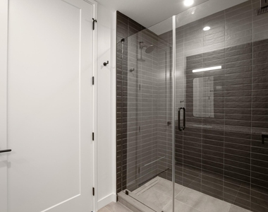 84 East Ave - Photo Thumbnail 9