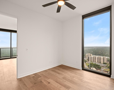 84 East Ave - Photo Thumbnail 7