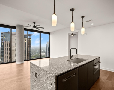 84 East Ave - Photo Thumbnail 4