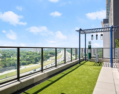 84 East Ave - Photo Thumbnail 20