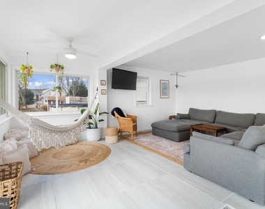7609 Iroquois Avenue - Photo Thumbnail 10