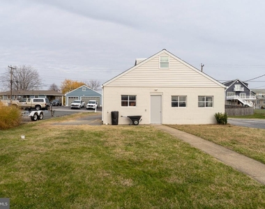 7609 Iroquois Avenue - Photo Thumbnail 2
