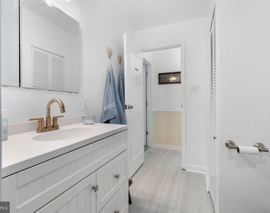 7609 Iroquois Avenue - Photo Thumbnail 36