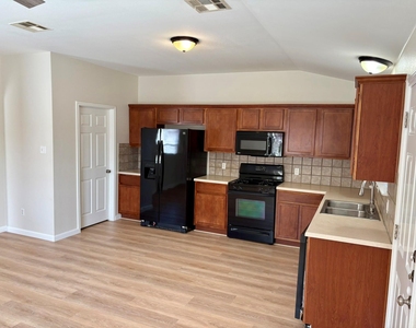 3119 Corrigan Ln - Photo Thumbnail 4