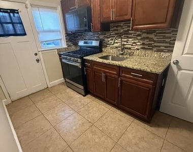2136 Redthorn Road - Photo Thumbnail 7