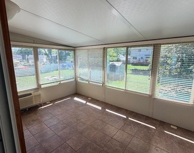9811 Southall Road - Photo Thumbnail 5