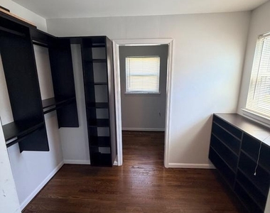 9811 Southall Road - Photo Thumbnail 7