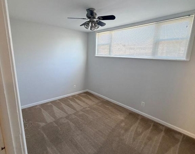 9811 Southall Road - Photo Thumbnail 11