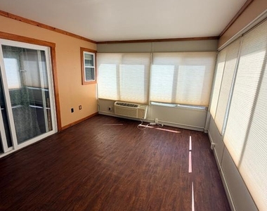 9811 Southall Road - Photo Thumbnail 15