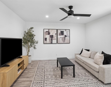 5911 Sheridan Ave Ln - Photo Thumbnail 4