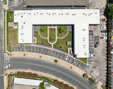 5911 Sheridan Ave Ln - Photo Thumbnail 9