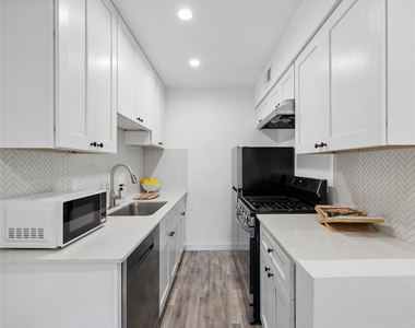 5911 Sheridan Ave Ln - Photo Thumbnail 3