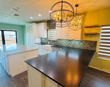 13535 Lily Ln - Photo Thumbnail 5