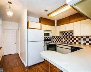 827 S Bond Street - Photo Thumbnail 4