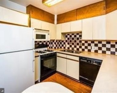 827 S Bond Street - Photo Thumbnail 6