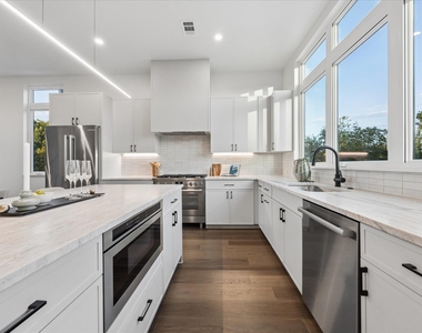 4101 Menchaca Rd - Photo Thumbnail 10