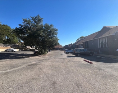 1840 Burton Dr - Photo Thumbnail 17