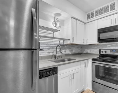 1840 Burton Dr - Photo Thumbnail 3