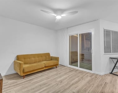 1840 Burton Dr - Photo Thumbnail 10