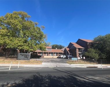 1840 Burton Dr - Photo Thumbnail 13
