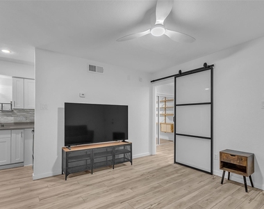 1840 Burton Dr - Photo Thumbnail 9