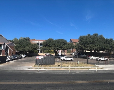 1840 Burton Dr - Photo Thumbnail 12