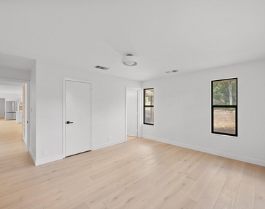 302 Westlake Dr - Photo Thumbnail 18