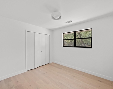 302 Westlake Dr - Photo Thumbnail 25