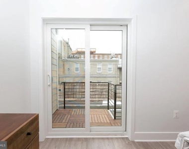 1742 Fleet Street - Photo Thumbnail 8