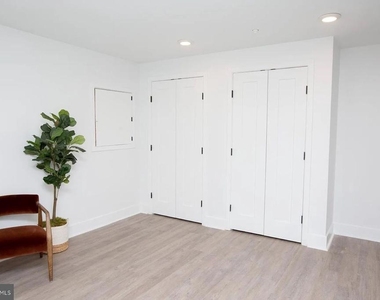 1742 Fleet Street - Photo Thumbnail 12