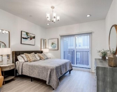 601 S Broadway - Photo Thumbnail 11