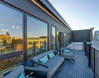601 S Broadway - Photo Thumbnail 14