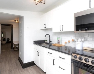 606 Cathedral Street - Photo Thumbnail 1