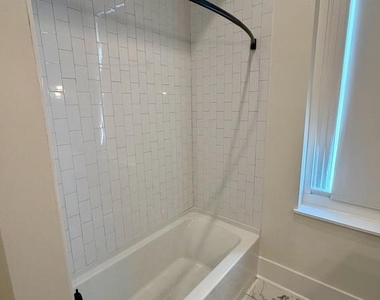 631 S Broadway - Photo Thumbnail 5