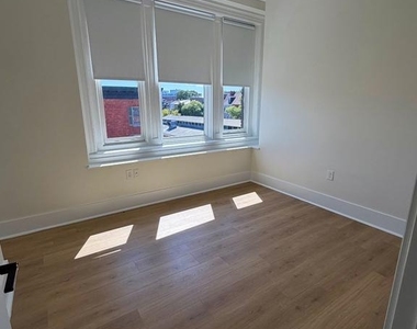 631 S Broadway - Photo Thumbnail 7