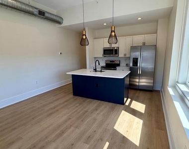 631 S Broadway - Photo Thumbnail 1