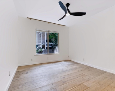 1201 Loma Dr - Photo Thumbnail 21