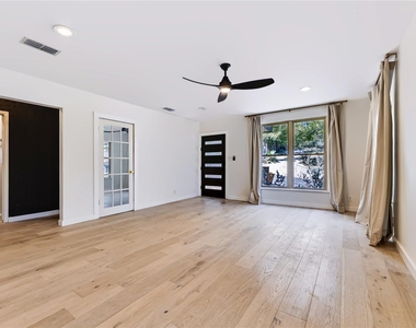 1201 Loma Dr - Photo Thumbnail 4