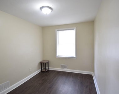 724 S Woodington Road - Photo Thumbnail 2