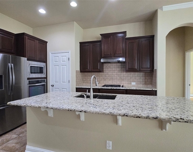 11804 Quintana Cv - Photo Thumbnail 6