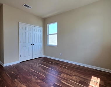 11804 Quintana Cv - Photo Thumbnail 17