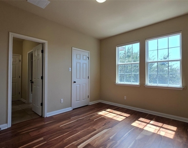 11804 Quintana Cv - Photo Thumbnail 19