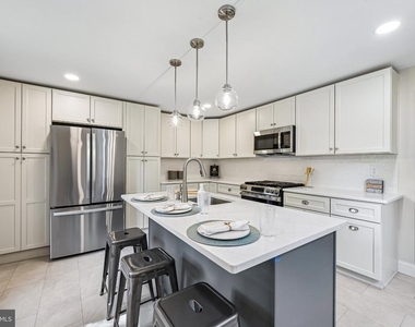 5714 Rusk Avenue - Photo Thumbnail 6