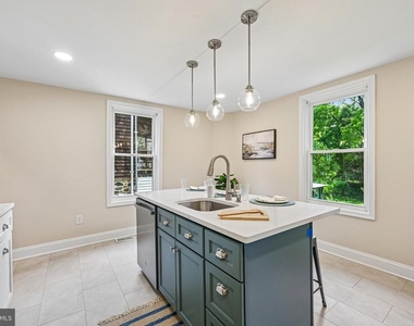 5714 Rusk Avenue - Photo Thumbnail 8