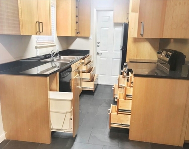 741 E Oltorf St - Photo Thumbnail 5