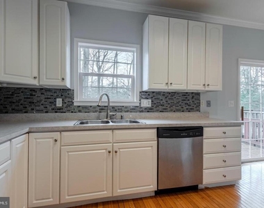 226 Wintergull Lane - Photo Thumbnail 13