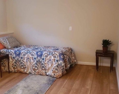 580 Knollwood Road - Photo Thumbnail 3
